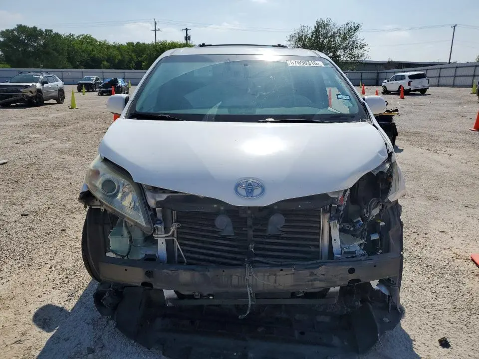 2012 TOYOTA SIENNA XLE 8-PASSENGER  