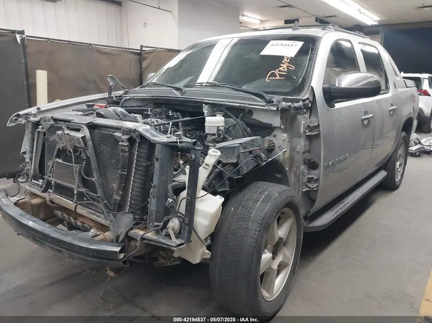 2013 CHEVROLET AVALANCHE LT