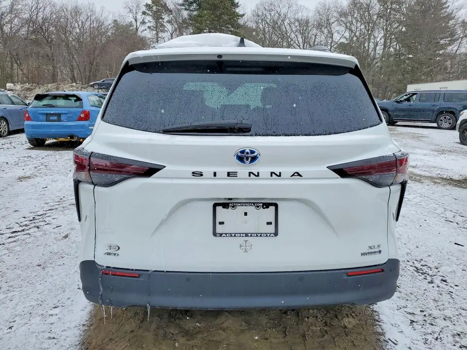 2024 TOYOTA SIENNA XLE 7-PASSENGER  