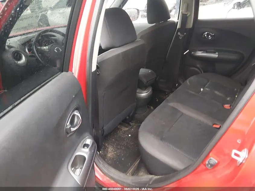 2015 NISSAN JUKE SV