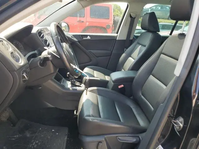 2011 VOLKSWAGEN TIGUAN S  