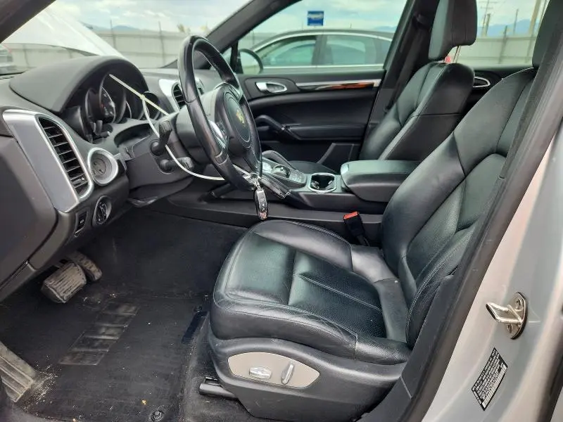 2013 PORSCHE CAYENNE   