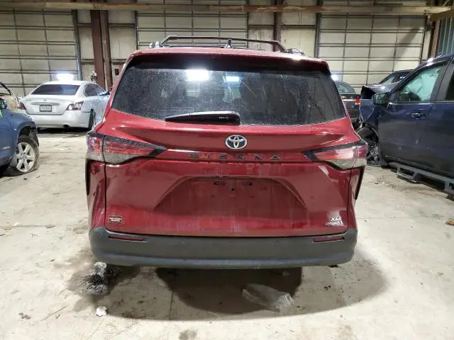 2021 TOYOTA SIENNA XLE