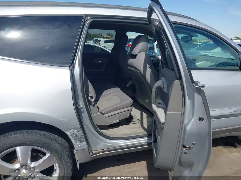 2012 CHEVROLET TRAVERSE LS