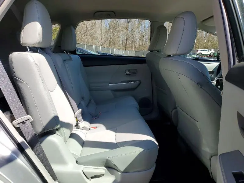 2012 TOYOTA PRIUS V FIVE  