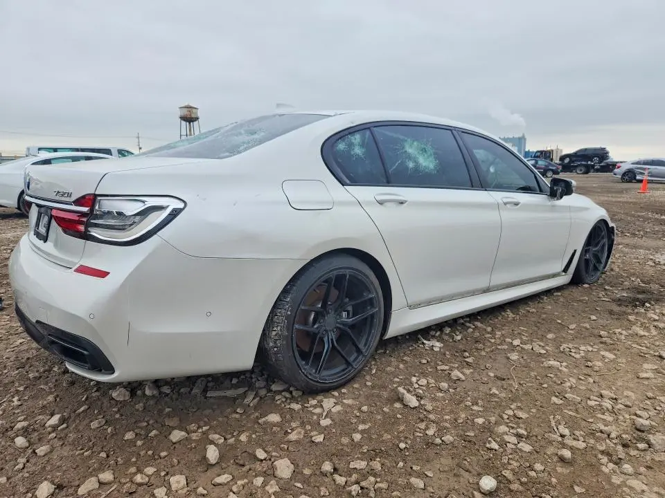 2017 BMW 750 XI  