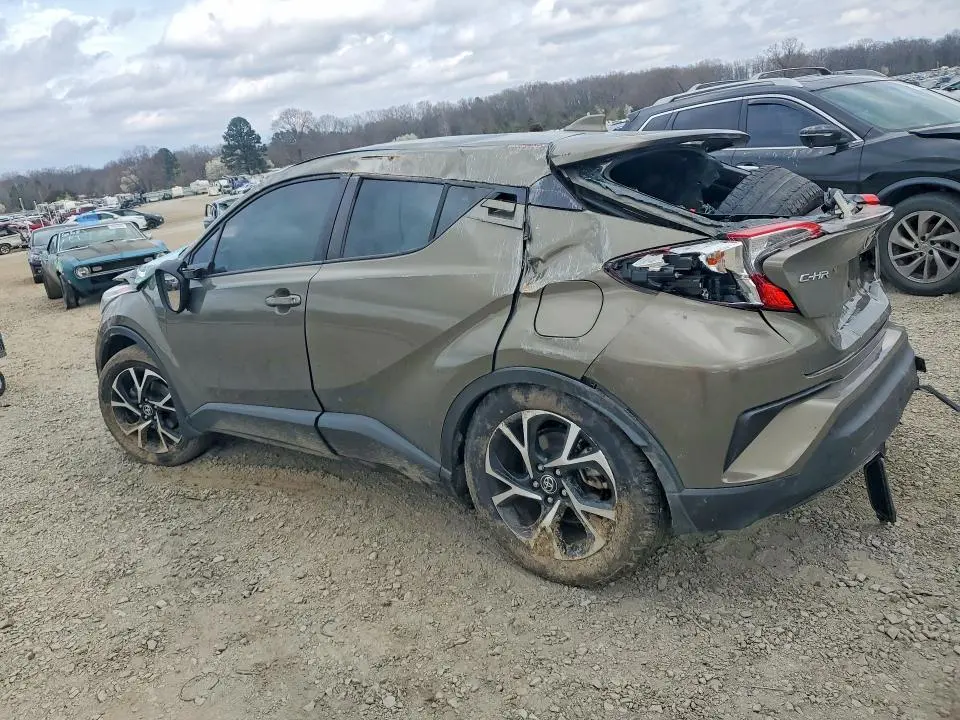 2021 TOYOTA C-HR XLE  
