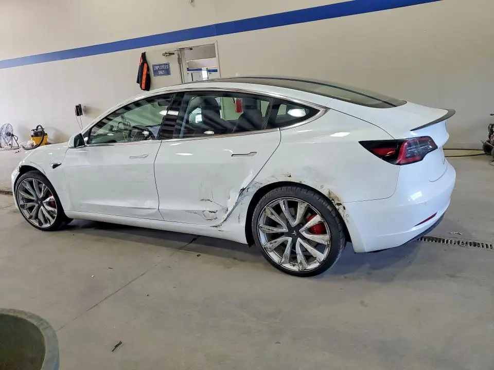 2018 TESLA MODEL 3   