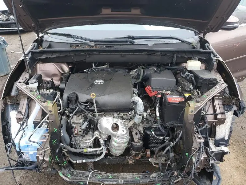 2017 TOYOTA HIGHLANDER SE  