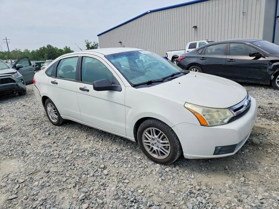 2010 FORD FOCUS SE  