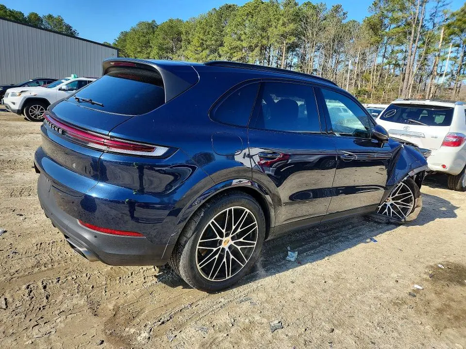 2024 PORSCHE CAYENNE   