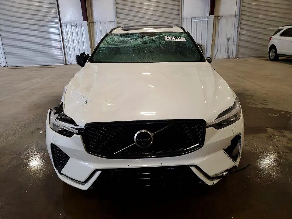2026 VOLVO XC60 PLUS  
