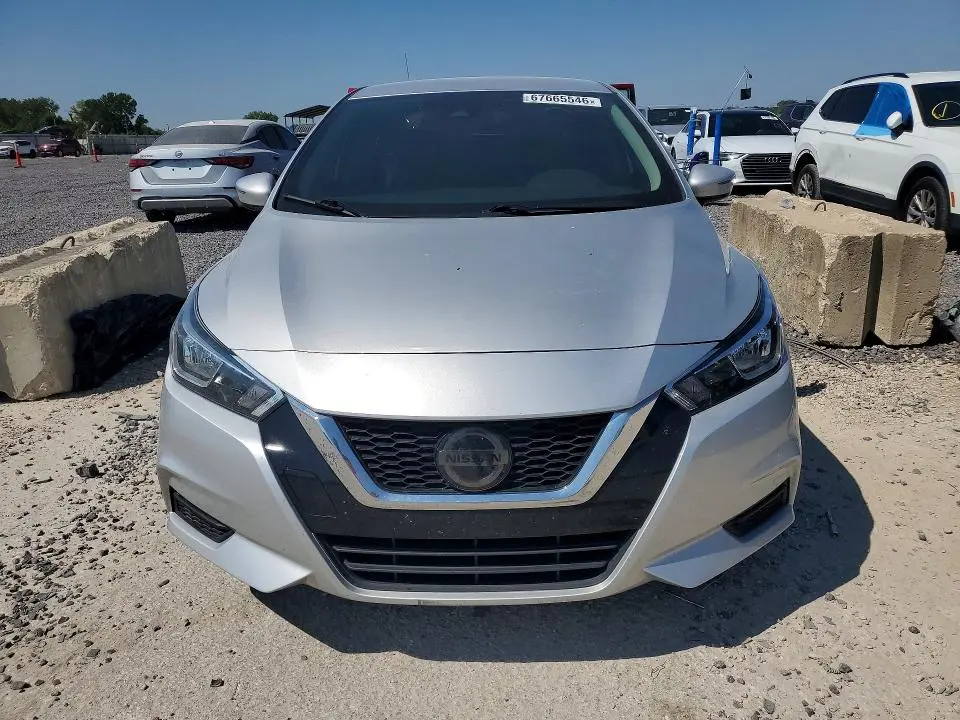 2021 NISSAN VERSA SV  