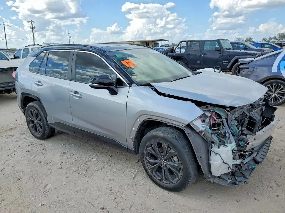2022 TOYOTA RAV4 XSE  