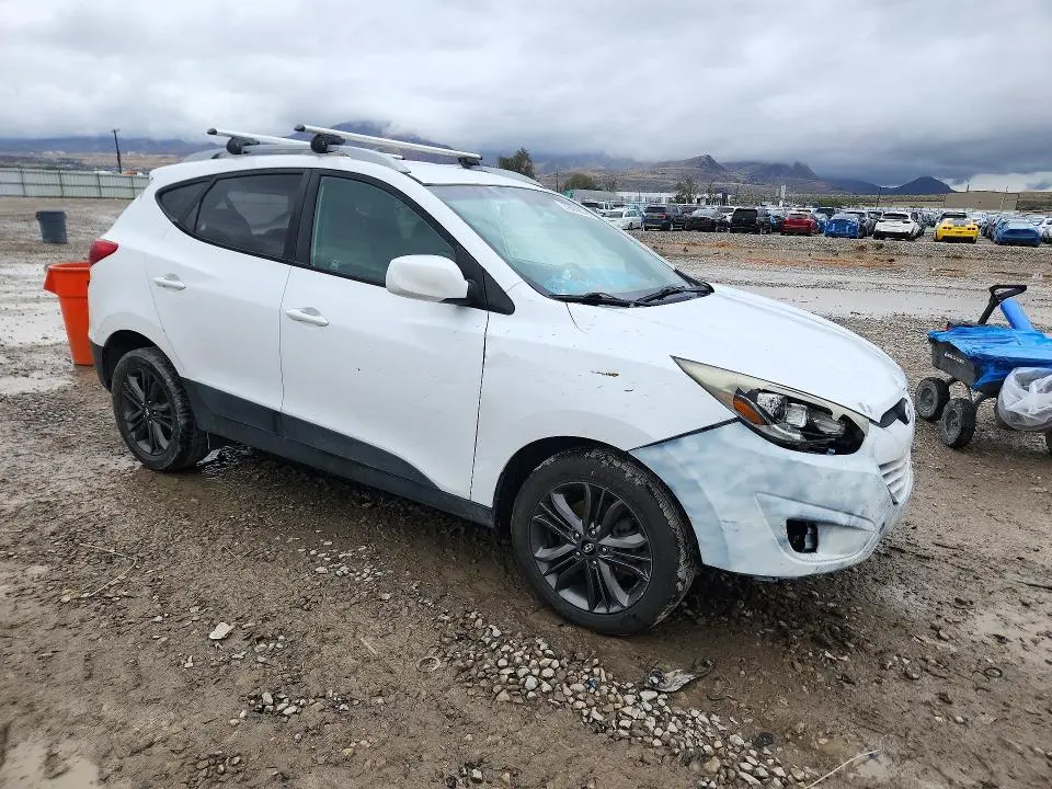 2014 HYUNDAI TUCSON SE  