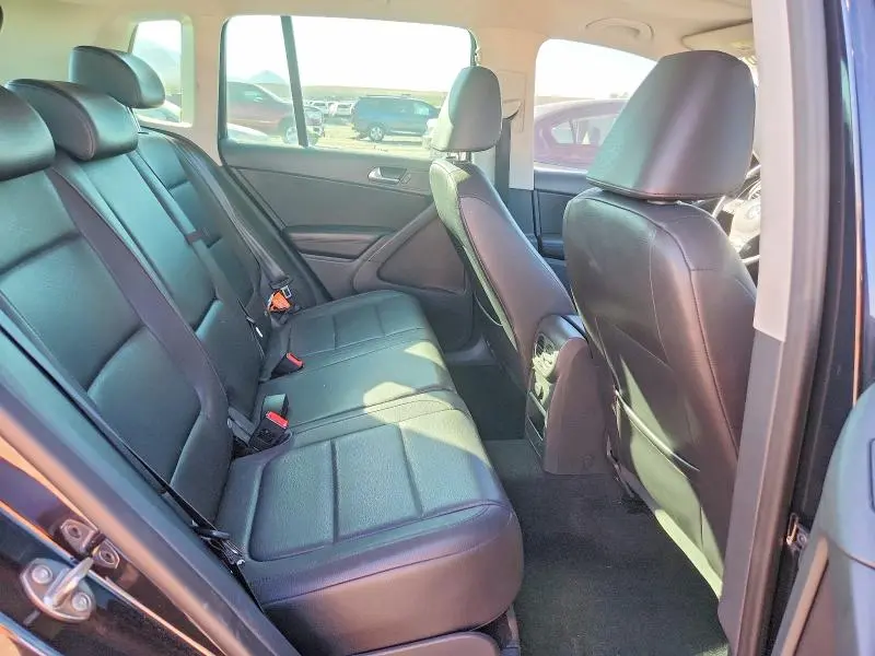 2011 VOLKSWAGEN TIGUAN S  