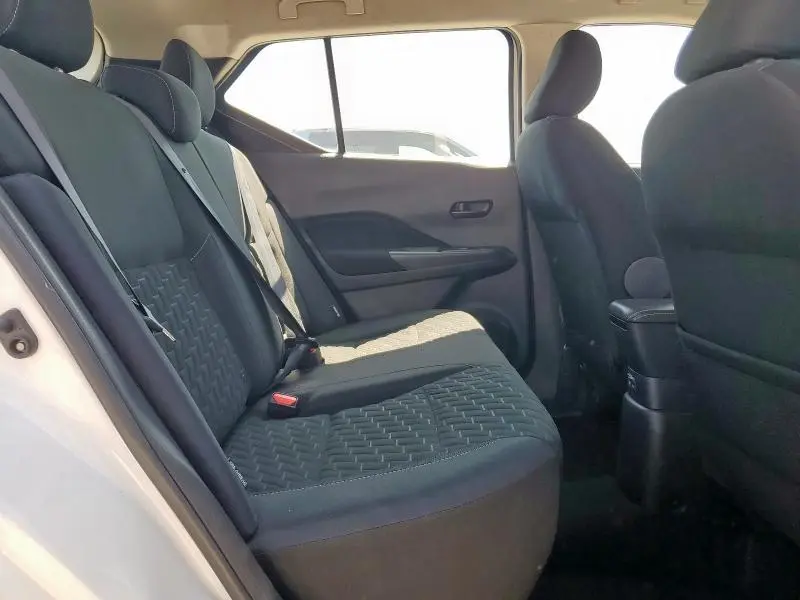 2021 NISSAN KICKS S  