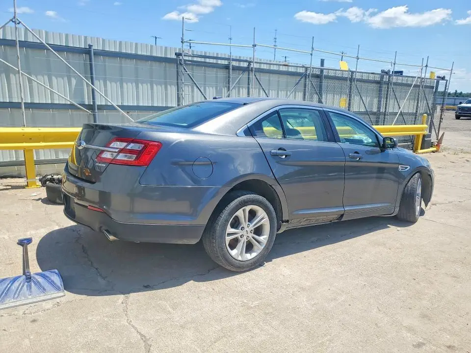 2016 FORD TAURUS SE  