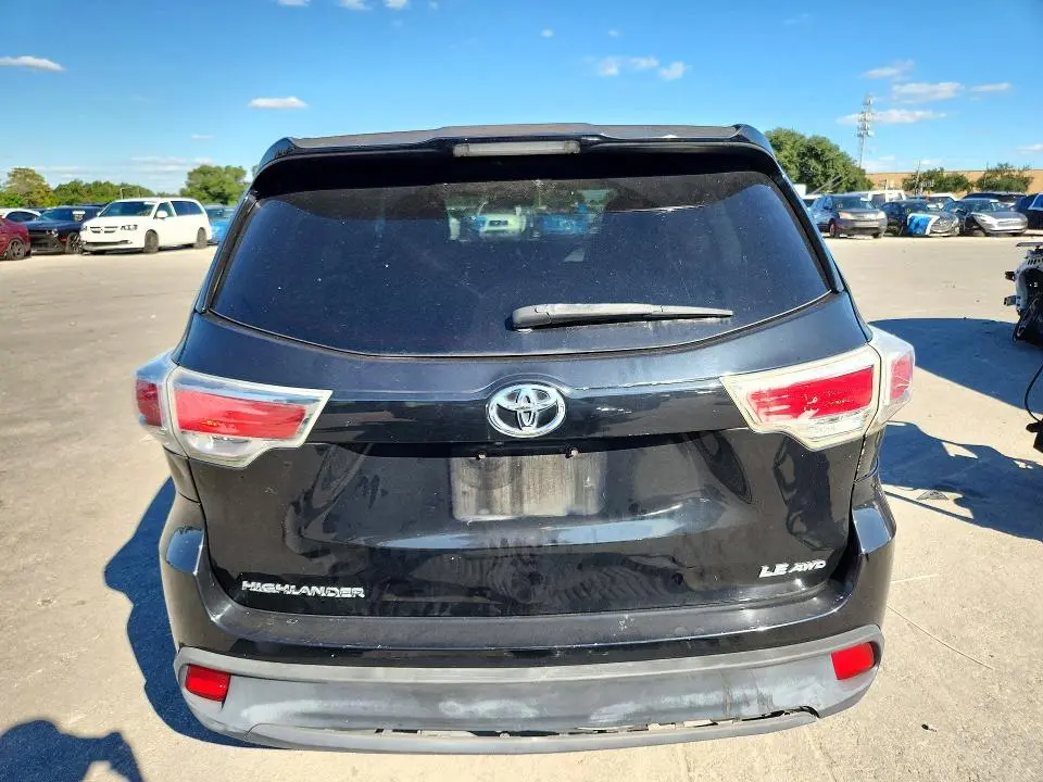 2014 TOYOTA HIGHLANDER LE  