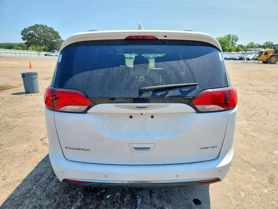 2019 CHRYSLER PACIFICA LIMITED  