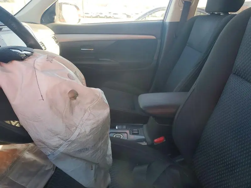 2017 MITSUBISHI OUTLANDER SE  