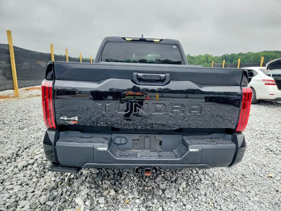 2023 TOYOTA TUNDRA SR5  