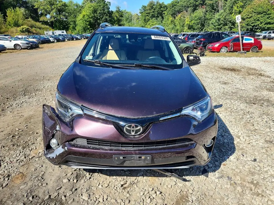 2018 TOYOTA RAV4 XLE  