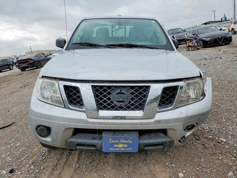 2016 NISSAN FRONTIER SV  