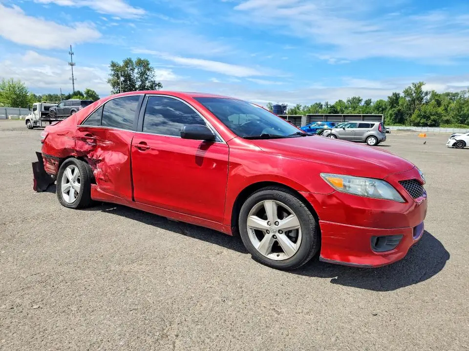 2011 TOYOTA CAMRY SE V6  