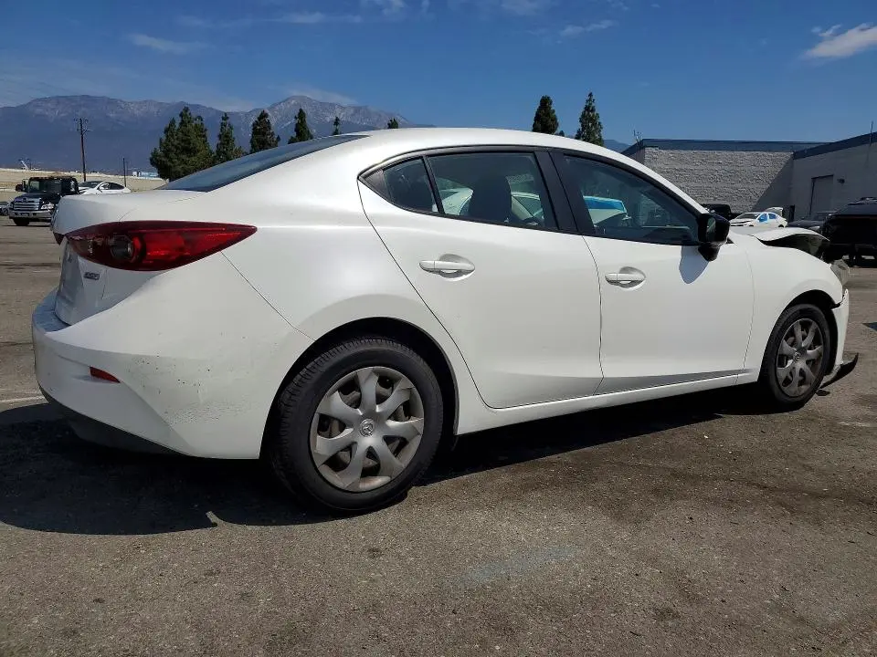 2015 MAZDA 3 SV  