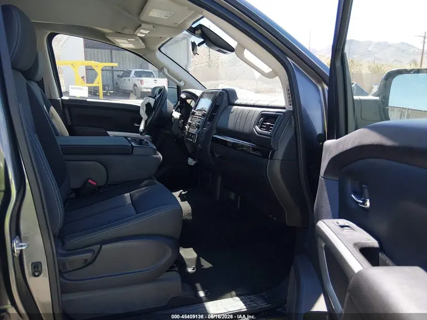 2024 NISSAN TITAN SV 4X2