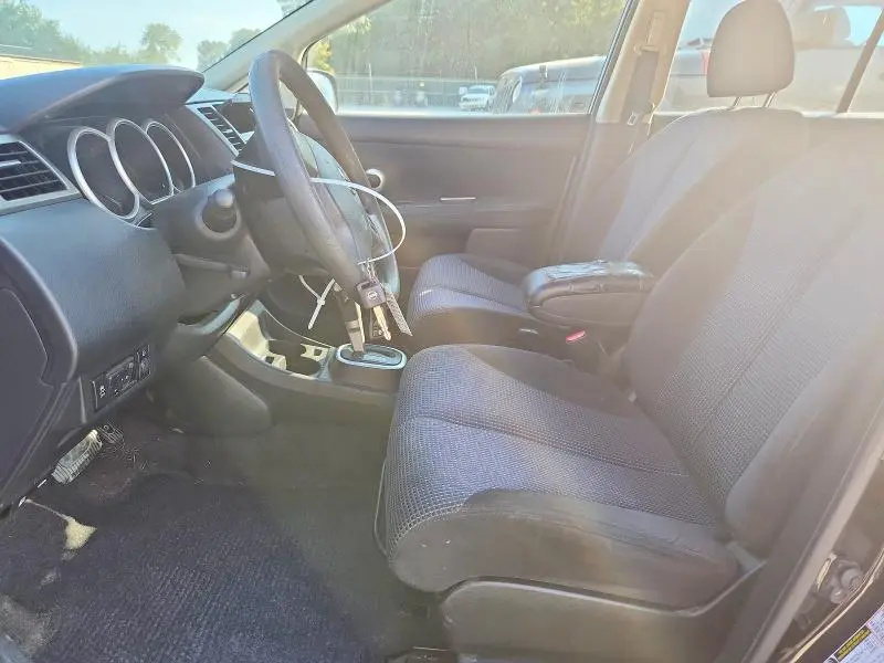 2011 NISSAN VERSA 1.8 S  