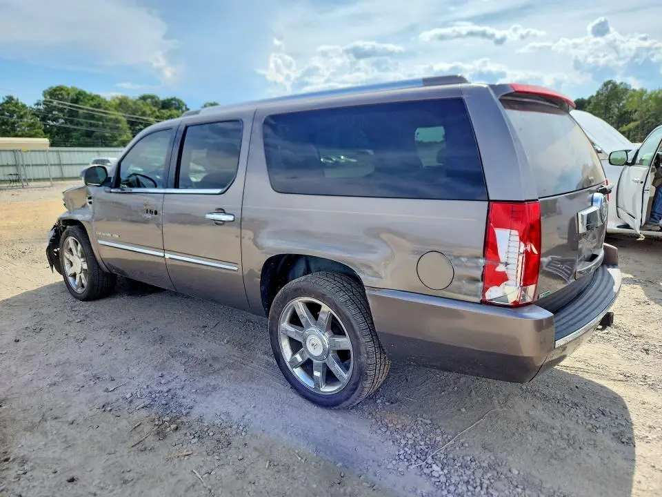 2011 CADILLAC ESCALADE ESV LUXURY  