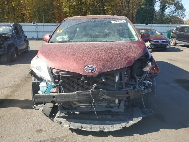 2011 TOYOTA SIENNA XLE  