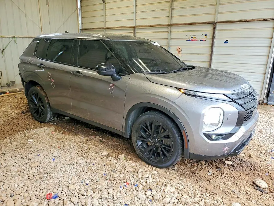 2023 MITSUBISHI OUTLANDER SE  