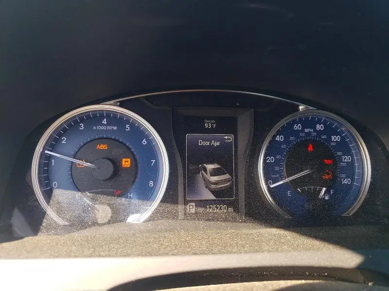 2016 TOYOTA CAMRY LE  