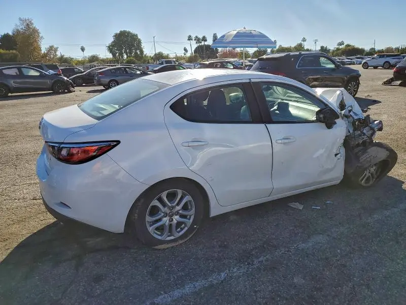 2017 TOYOTA YARIS IA   