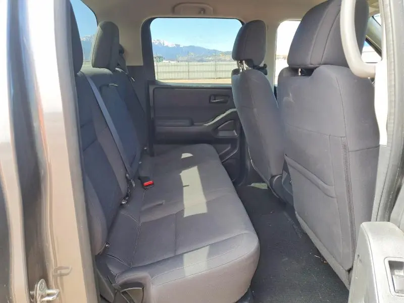 2022 NISSAN FRONTIER S  