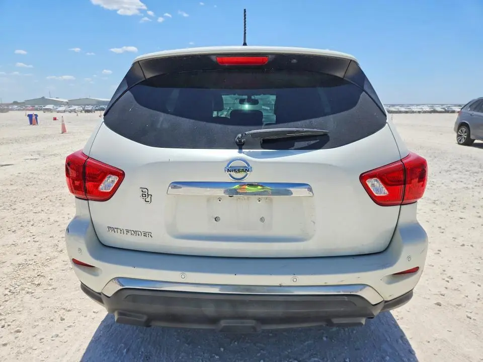 2017 NISSAN PATHFINDER SL  