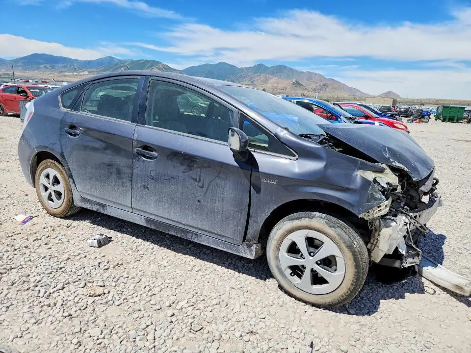 2013 TOYOTA PRIUS THREE  