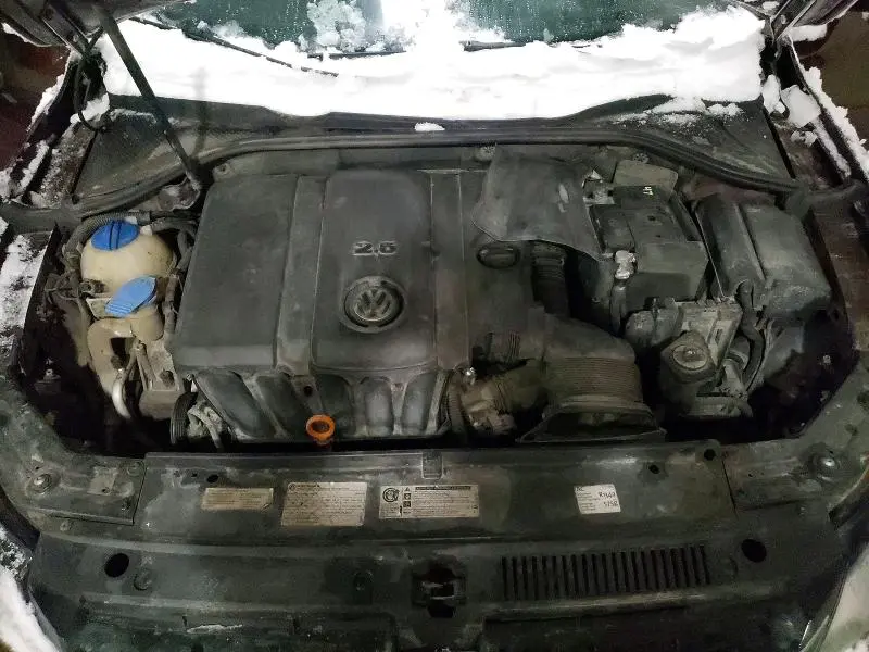 2013 VOLKSWAGEN PASSAT S  