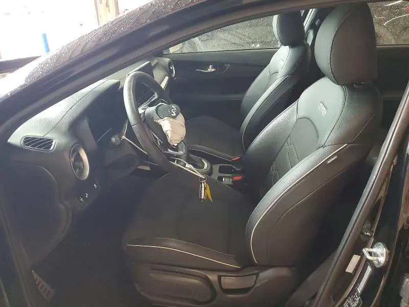 2024 KIA FORTE GT LINE  