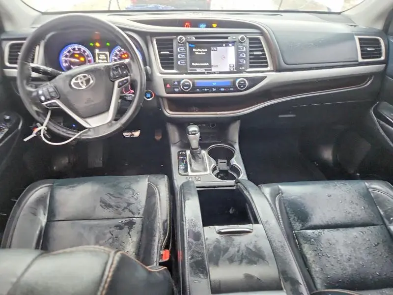 2019 TOYOTA HIGHLANDER XLE  