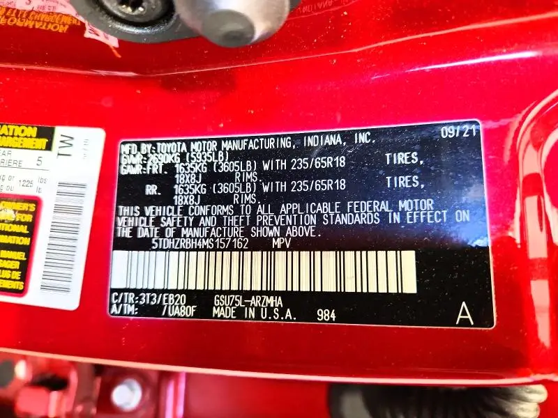 2021 TOYOTA HIGHLANDER XLE  