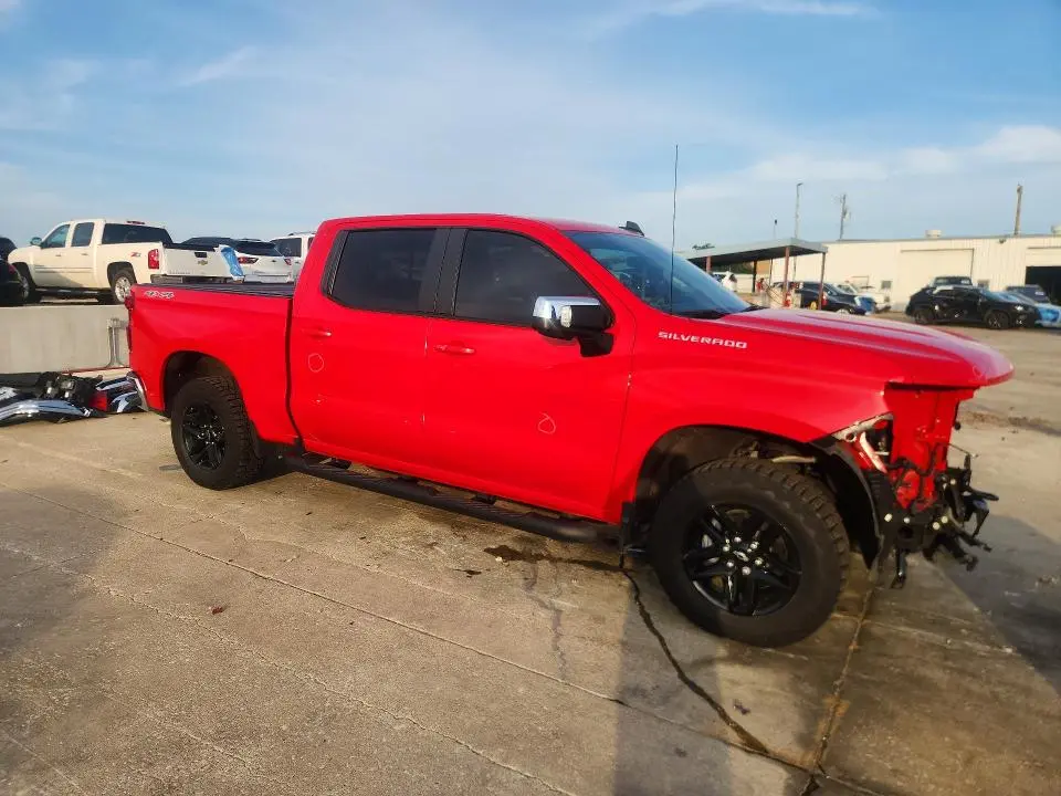 2024 CHEVROLET SILVERADO K1500 LT  