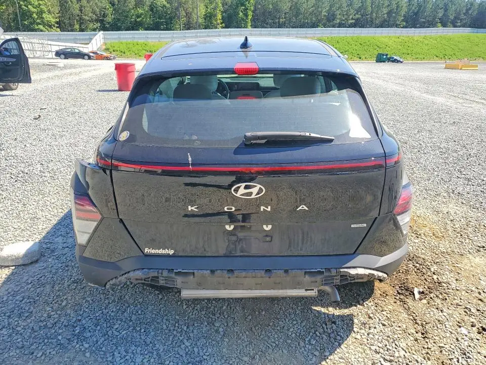 2024 HYUNDAI KONA SE  