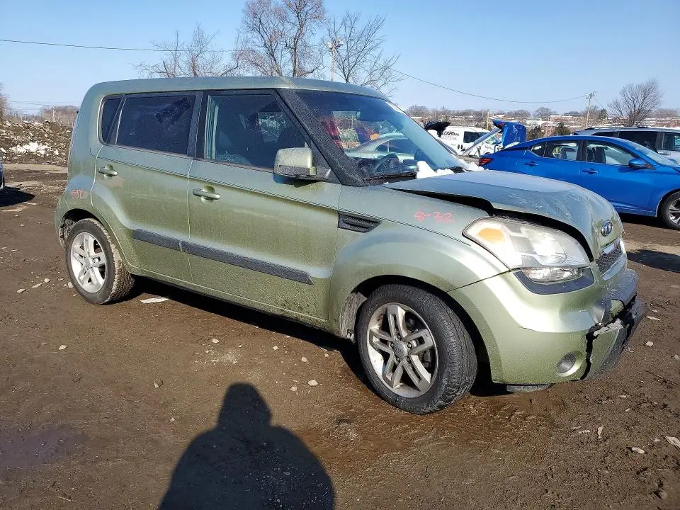2011 KIA SOUL +  