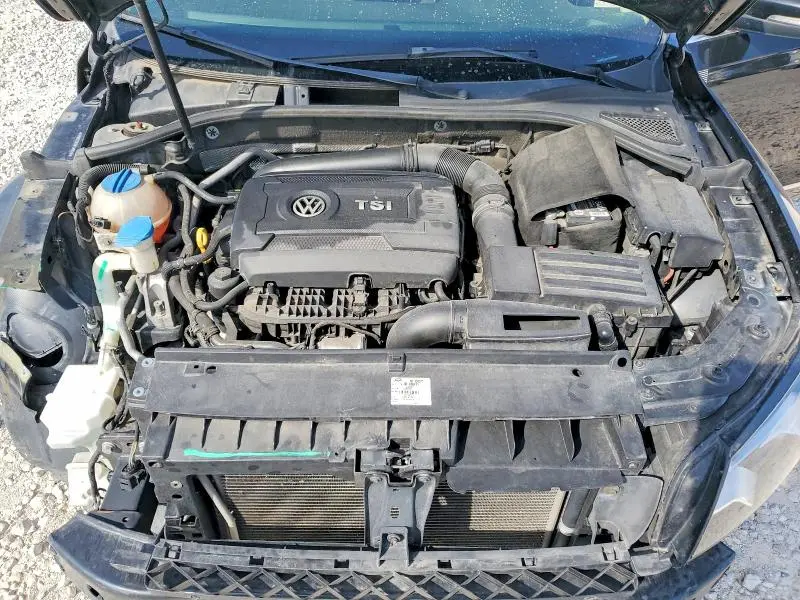 2015 VOLKSWAGEN PASSAT SE  