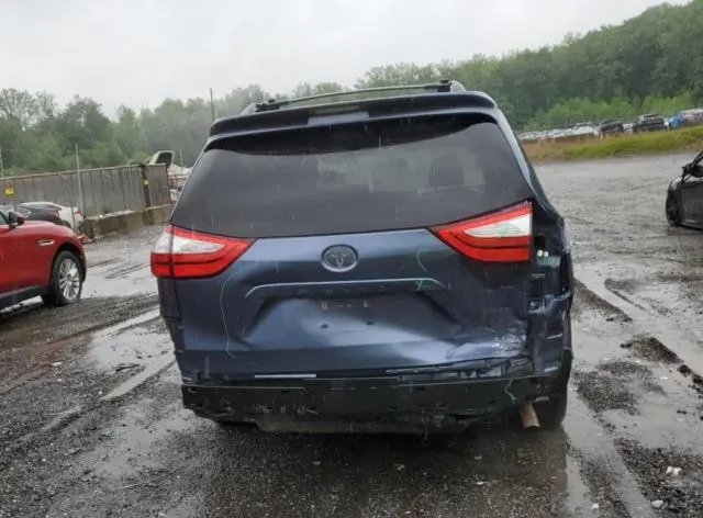 2017 TOYOTA SIENNA LE  