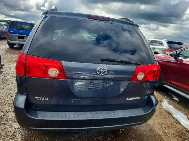 2010 TOYOTA SIENNA XLE  